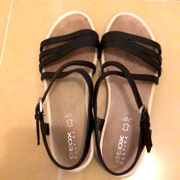 Sandal - Picture 3 of 4